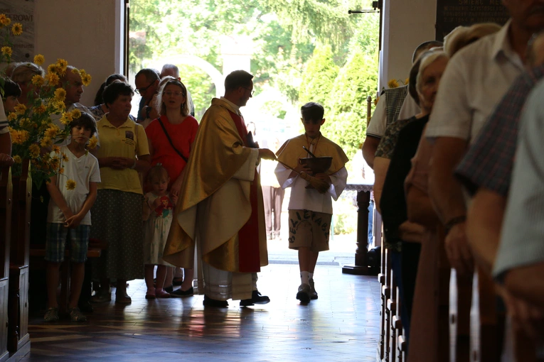 Popowo Kościelne. Poświęcenie cegły z Dzrwi Świętych bazyliki św. Piotra w Watykanie