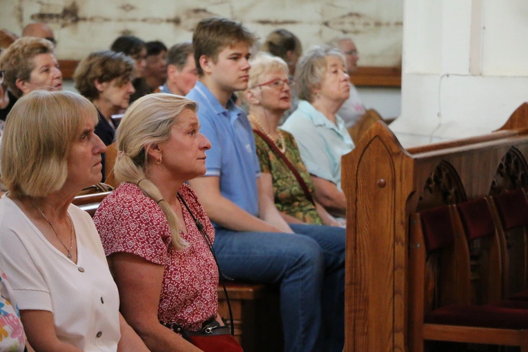 Popowo Kościelne. Poświęcenie cegły z Dzrwi Świętych bazyliki św. Piotra w Watykanie