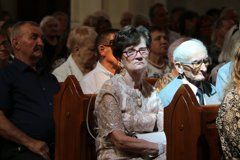 Popowo Kościelne. Poświęcenie cegły z Dzrwi Świętych bazyliki św. Piotra w Watykanie