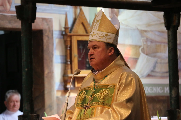 Popowo Kościelne. Poświęcenie cegły z Dzrwi Świętych bazyliki św. Piotra w Watykanie