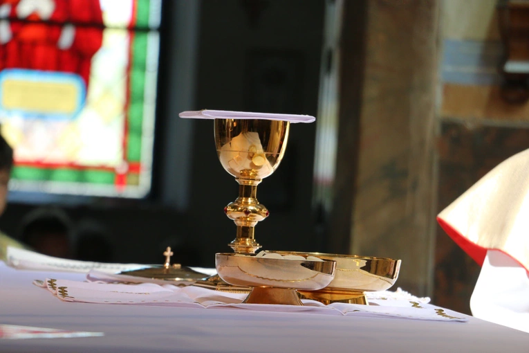 Popowo Kościelne. Poświęcenie cegły z Dzrwi Świętych bazyliki św. Piotra w Watykanie