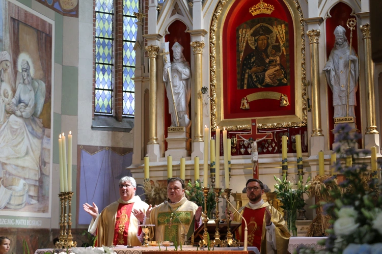 Popowo Kościelne. Poświęcenie cegły z Dzrwi Świętych bazyliki św. Piotra w Watykanie