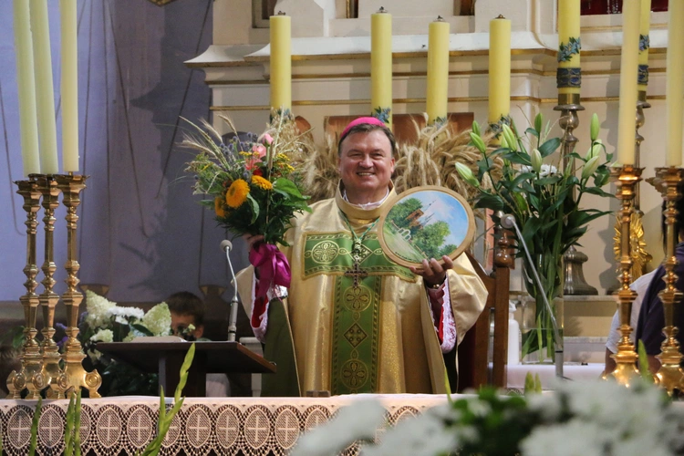 Popowo Kościelne. Poświęcenie cegły z Dzrwi Świętych bazyliki św. Piotra w Watykanie