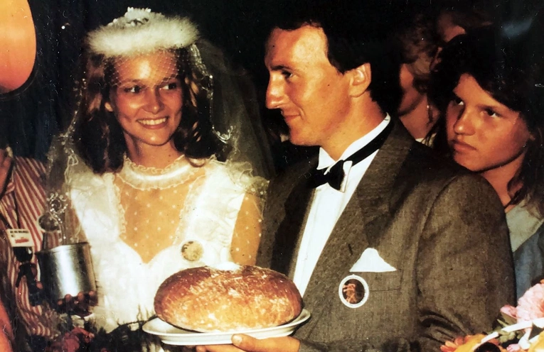 37 lat temu wzięli ślub na pieszej pielgrzymce. A potem związali się z nią na całe życie