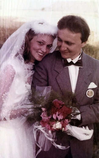 37 lat temu wzięli ślub na pieszej pielgrzymce. A potem związali się z nią na całe życie