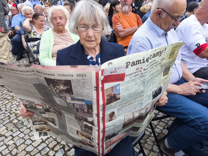 Przy Pomniku Ofiar Rzezi Woli