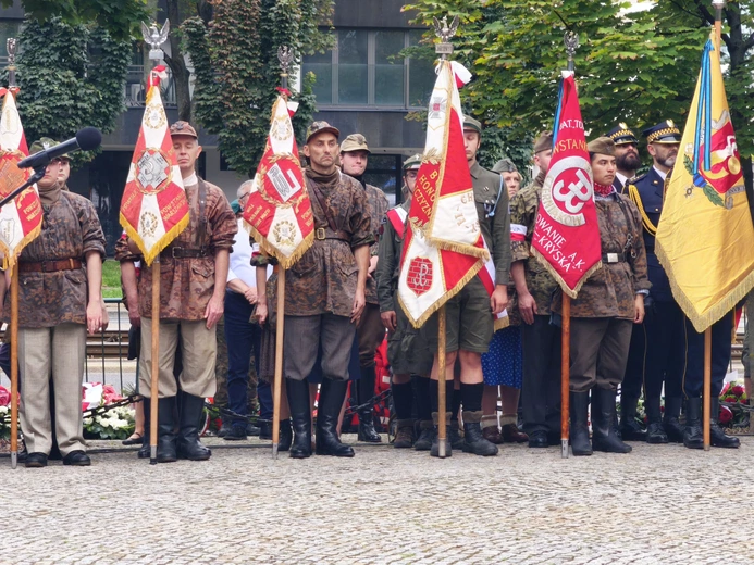 Przy Pomniku Ofiar Rzezi Woli