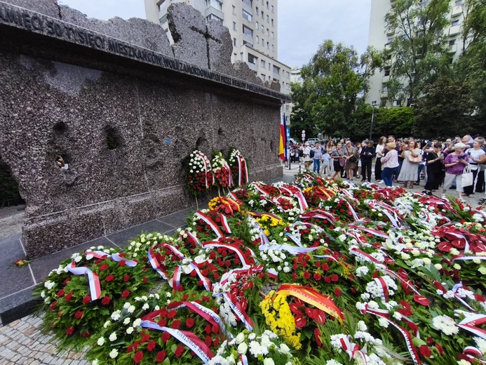 Przy Pomniku Ofiar Rzezi Woli