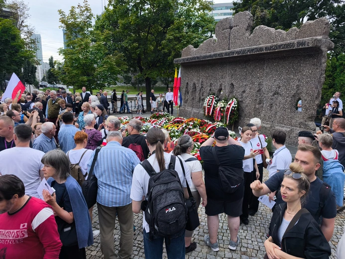 Przy Pomniku Ofiar Rzezi Woli