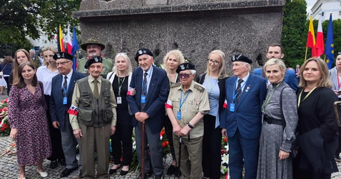 Przy Pomniku Ofiar Rzezi Woli