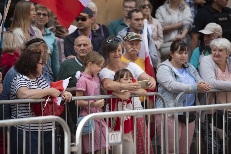 Tłumy na ulicach Starego Miasta witały nowego prezydenta