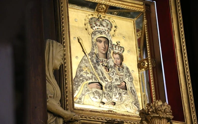 Szczawin Kościelny. Konsekracja ołtarza