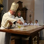 Szczawin Kościelny. Konsekracja ołtarza