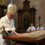 Szczawin Kościelny. Konsekracja ołtarza