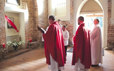 W 2019 r. w kruchcie wmurowano kamień z grobu św. Jakuba Apostoła.