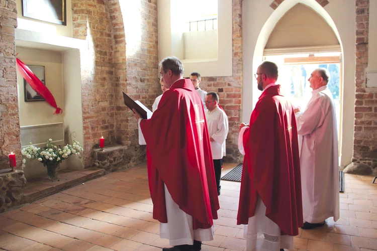 W 2019 r. w kruchcie wmurowano kamień z grobu św. Jakuba Apostoła.