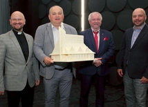 Od lewej: ks. Marcin Piotrowski, dr Tomasz Królikowski, Jacek Kawałek, dr Krzysztof Wasilewski.