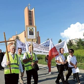 Uczestnicy zgromadzenia wyruszyli spod kościoła pw. bł. Karoliny do Skrzyszowa.