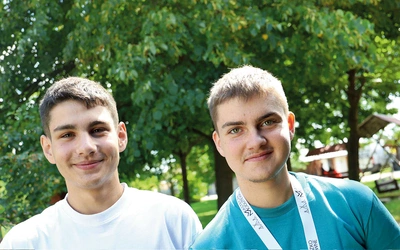 Michał (Misza) Kolbert i Daniel Kaziuk przyjechali ze swoją grupą z Czerniowiec  w Ukrainie.  – Integrujemy się z Panem Bogiem i i innymi – mówi Michał (z lewej). 