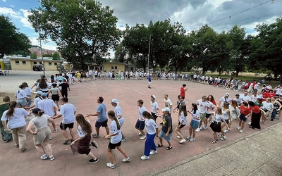 Czas zabawy w międzynaro- dowym gronie.
