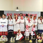 „Nazwa Zespołu Górali Czadeckich »Dawidenka« z Koźlic na Dolnym Śląsku pochodzi od tańca wykonywanego zwyczajowo w Tereblaczu na Bukowinie w okresie wczesnowiosennym. Zaobserwowany kiedyś w nieodległej wiosce Dawideny spodobał się tak bardzo, że postanowiono przejąć go do swojej tradycji i tańczono go zwykle wtedy, kiedy schodziły śniegi. Gdy powstawał Zespół, o jego nazwie zdecydował sentyment do minionej, bukowińskiej przeszłości” – czytamy w uzasadnieniu Nagrody im. Oskara Kolberga „Za zasługi dla kultu…