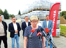 Konferencja prasowa  przed szpitalem na Józefowie w Radomiu.