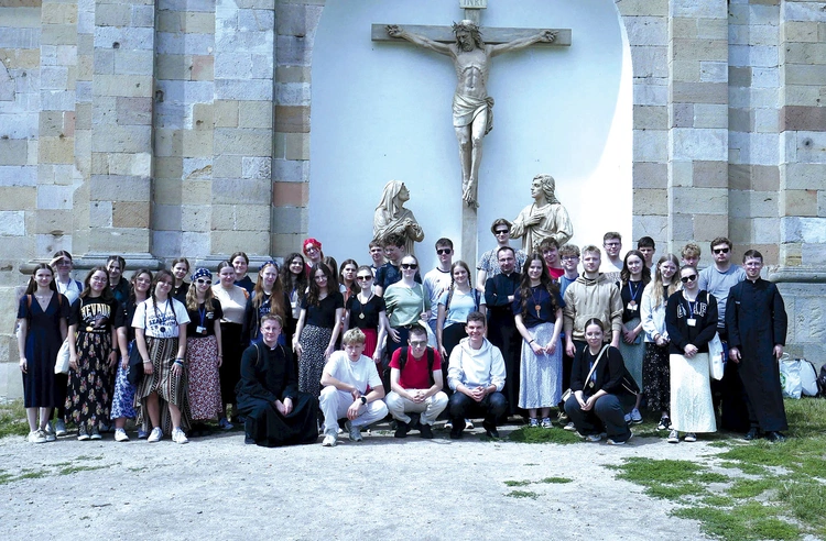 Codziennie pielgrzymowali do kościoła stacyjnego.