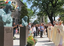 Granit wiary i miłości, nowe serca, powrót dwóch wielkich Polaków i Krople Dobroci