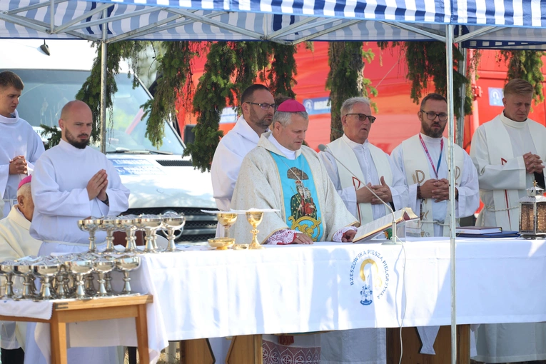 Msza św. w Szczucinie
