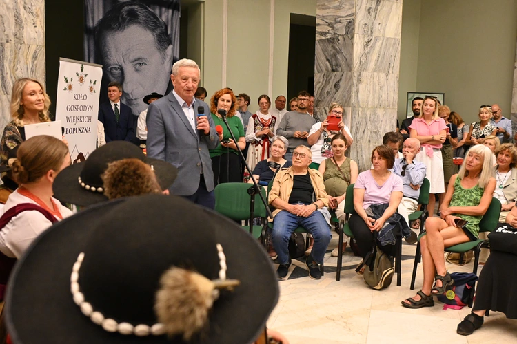 Tischner w centrum Warszawy