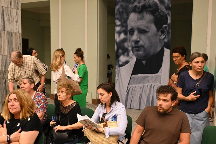 Tischner w centrum Warszawy