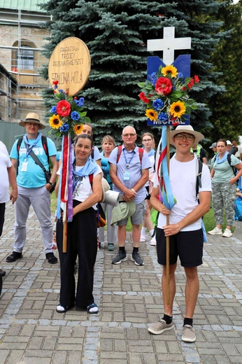Pątnicy u bł. Wincentego Kadłubka