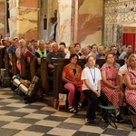 Pątnicy u bł. Wincentego Kadłubka