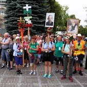 Pielgrzymi ze Stalowej Woli u bł. Wincentego Kadłubka