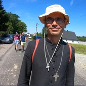Bp Maciej Małyga: "Piesza pielgrzymka dla mnie to stara przygoda, która jest ciągle nowa"