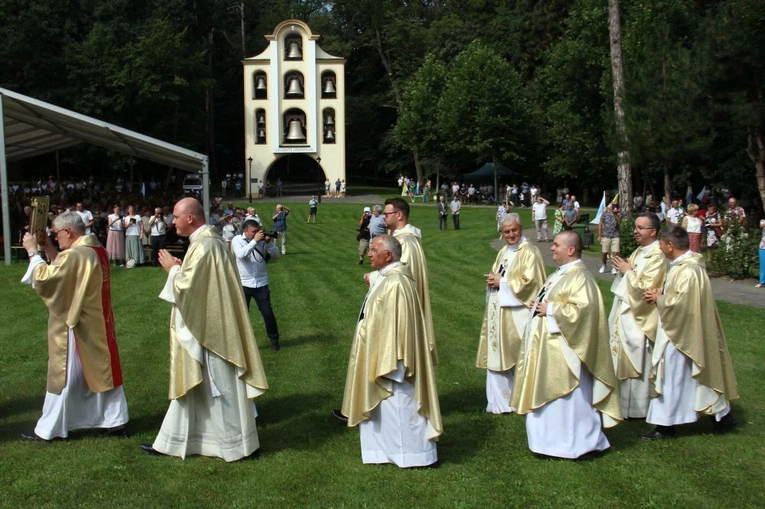 Metropolitalna uroczystość ku czci św. Jacka w Kamieniu Śląskim