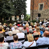 "Rzymskie wakacje" w ogrodzie Domu Długosza