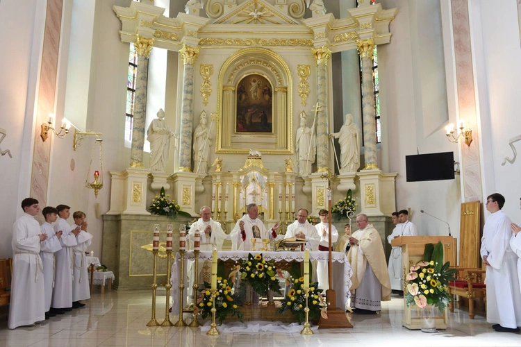 Radomyśl Wielki - poświęcenie ołtarza