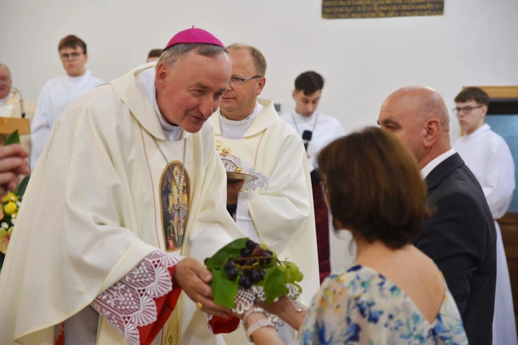 Radomyśl Wielki - poświęcenie ołtarza