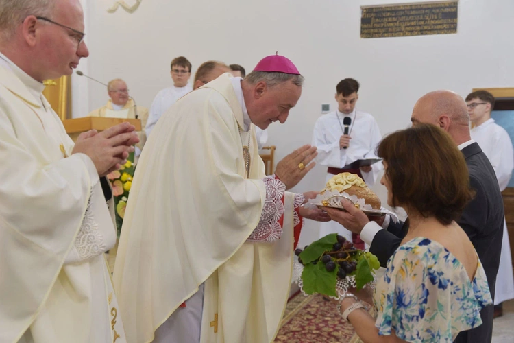 Radomyśl Wielki - poświęcenie ołtarza
