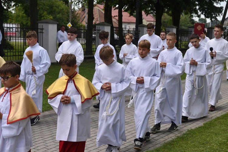 Radomyśl Wielki - poświęcenie ołtarza