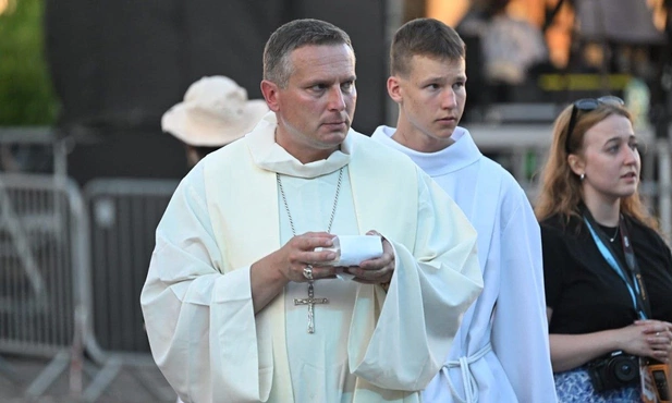 Bp Przyborek: pielgrzymka buduje nadzieję 