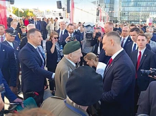 W zaprzysiężeniu prezydenta Nawrockiego było coś z… koronacji. Polacy chcą silnego przywódcy na trudne czasy
