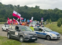 Przejście pielgrzymki przez tamę we Włocławku to zawsze wyjątkowe wydarzenie.
