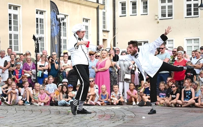 Teatr na Walizkach w spektaklu „Ristorante”.