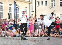 Teatr na Walizkach w spektaklu „Ristorante”.