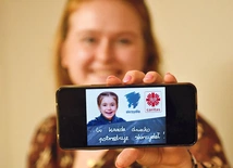Do programu „Skrzydła” kwalifikowane są dzieci z rodzin, które z różnych względów znalazły się w trudnej sytuacji. Szczegóły:  www.caritaszg.pl.
