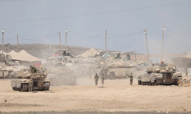 Izraelskie wojsko w pobliżu granicy ze Strefą Gazy