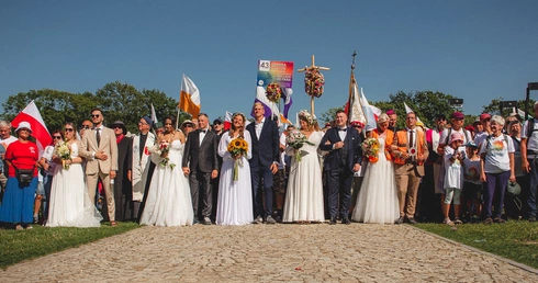 Dotarli do tronu Matki