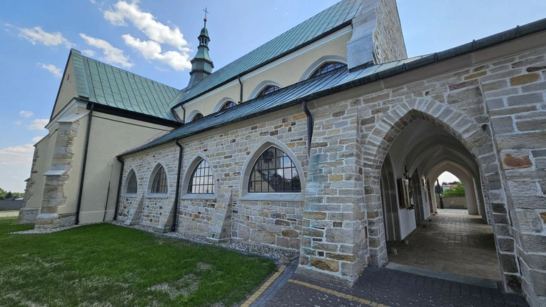 Uratowano zabytkowy kościół w Chlewiskach